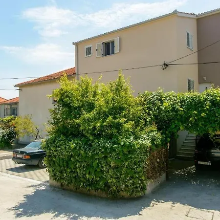 Apartment Kapelica Trogir