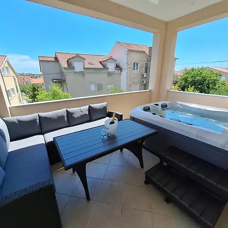 아파트 Kapelica 트로기르