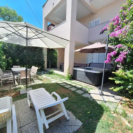 Kapelica Apartman Trogir