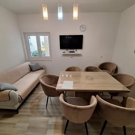 Kapelica Apartman *