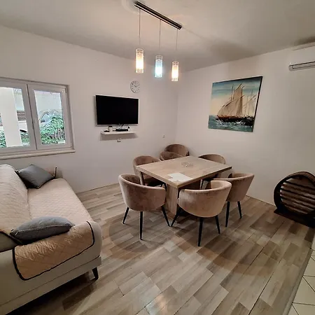 Kapelica Apartment Trogir
