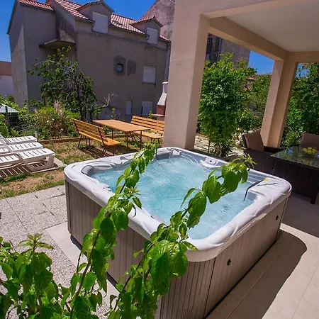 Kapelica Apartman Trogir